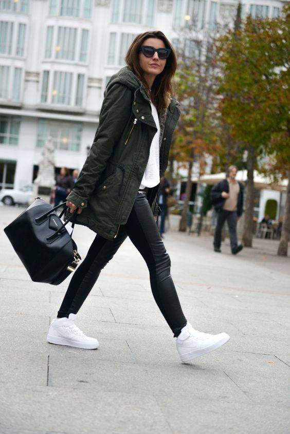Обуваемся по моде: с чем носить кроссовки, чтобы выглядеть стильно