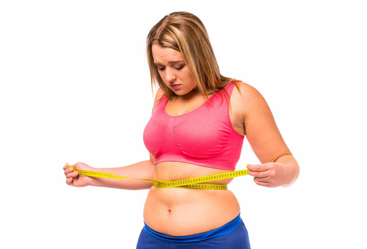 Почему скапливается абдоминальный жир на животе и боках