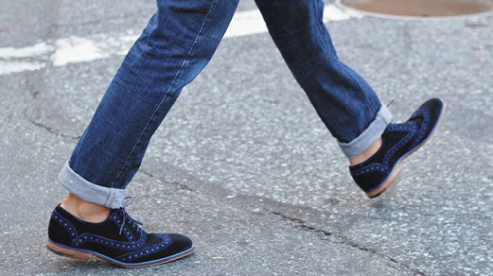 Как красиво подвернуть мужские джинсы. модные модели 2020