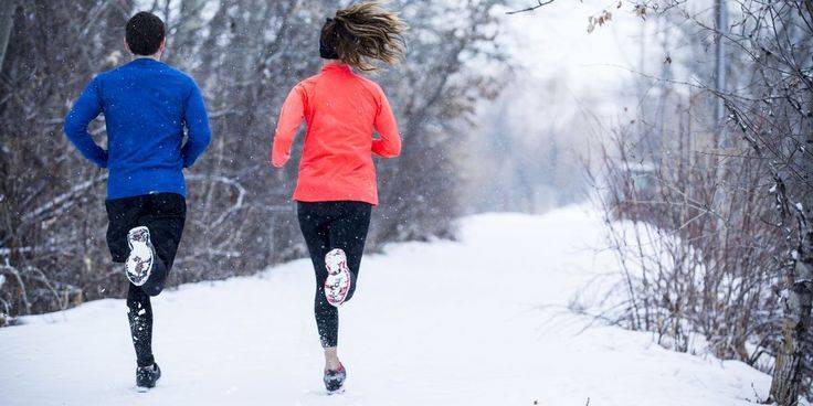 Как бегать зимой на улице: правильная одежда, подготовка и советы