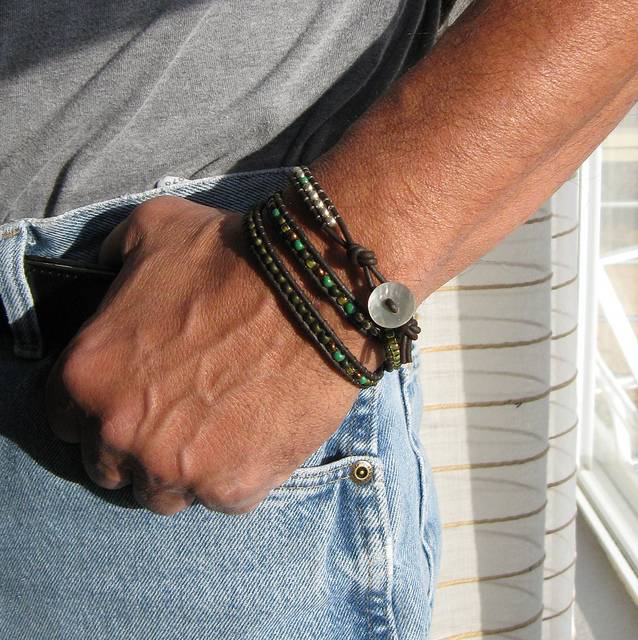 Мужские браслеты — модные «фишки» или стильные аксессуары?