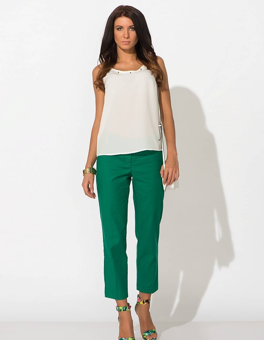С чем носить зеленые брюки: 13 модных образов, которые актуальны в 2020 году