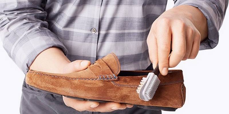 Как ухаживать за замшевой обувью в домашних условиях и лучшие средства