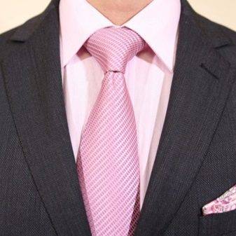 Розово синий костюм. Галстук розовый. Розовая рубашка с галстуком. Галстук под розовую рубашку. Серый костюм с розовой рубашкой.