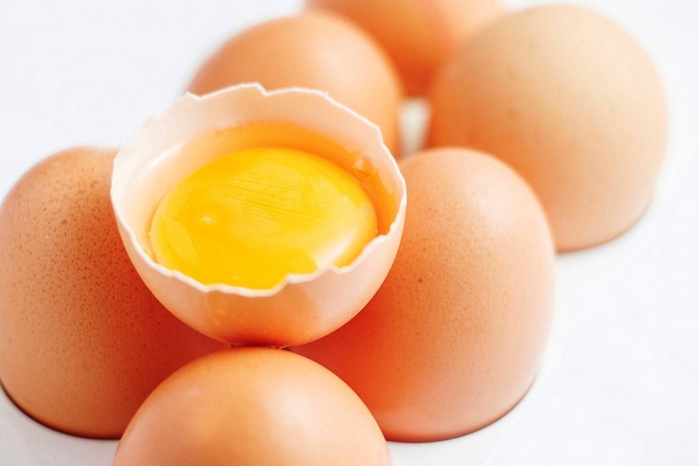 Вред и польза куриных яиц. холестериновый кошмар или необходимый продукт для здорового питания?
