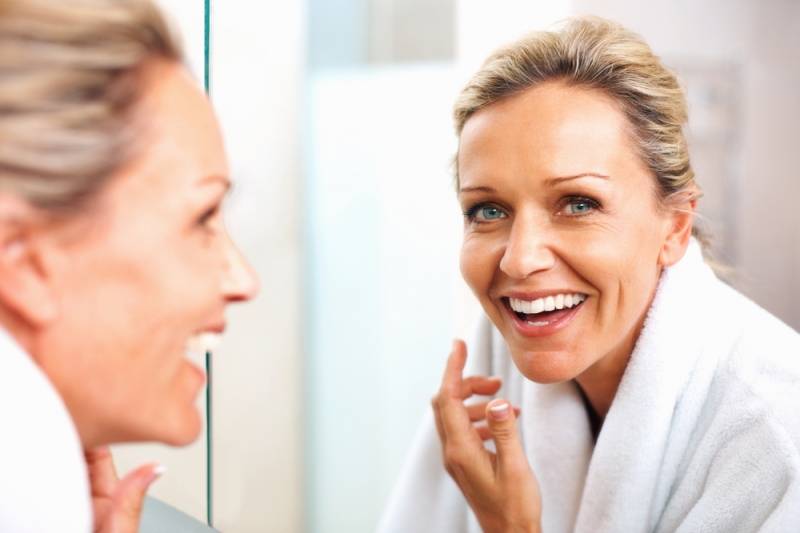 Уход за лицом после 50 лет: советы косметолога