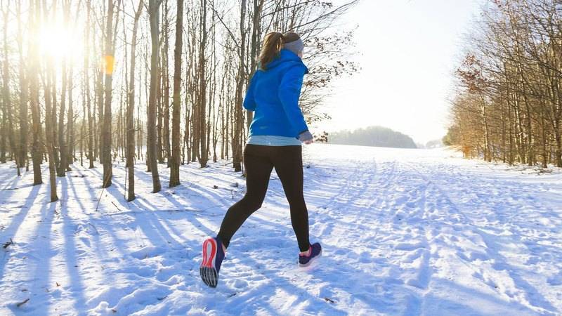 Польза и вред бега зимой: как одеваться, бег для похудения, советы экспертов