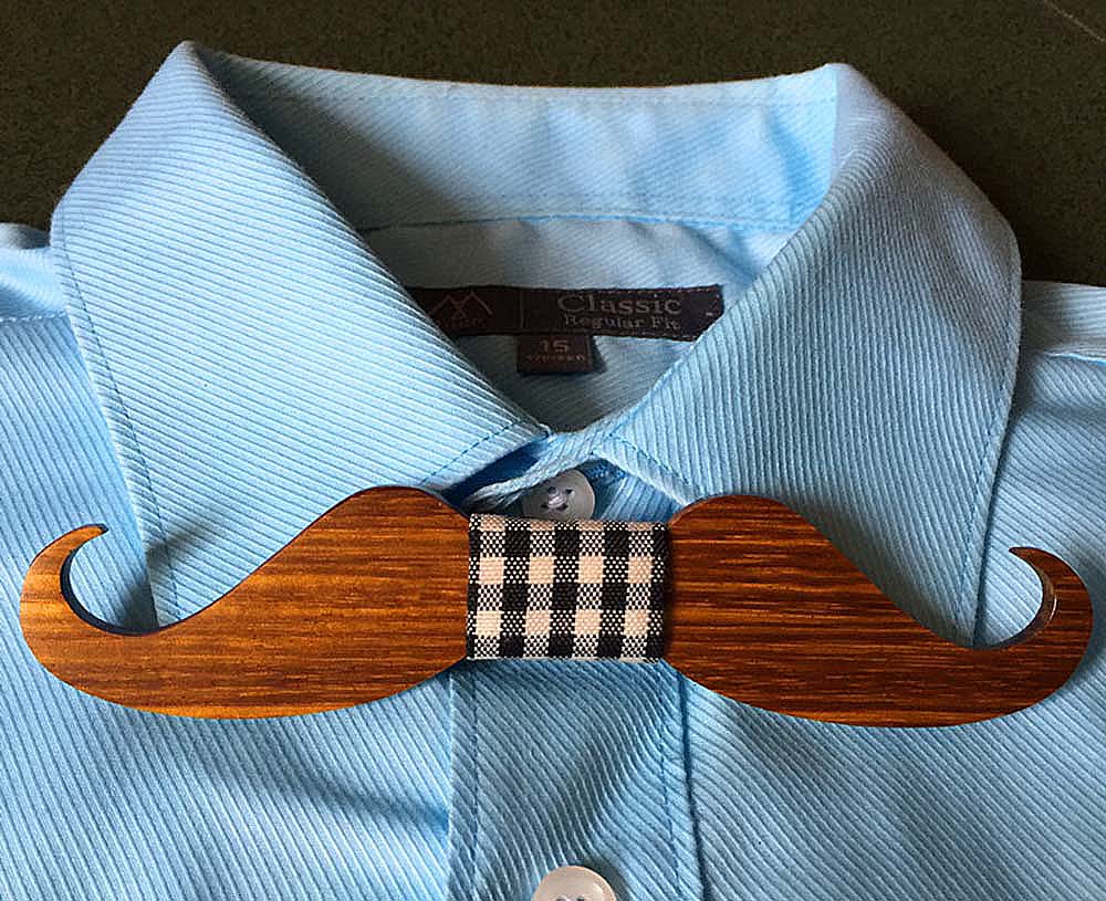 Деревянная бабочка галстук: что это такое и с чем его носить?