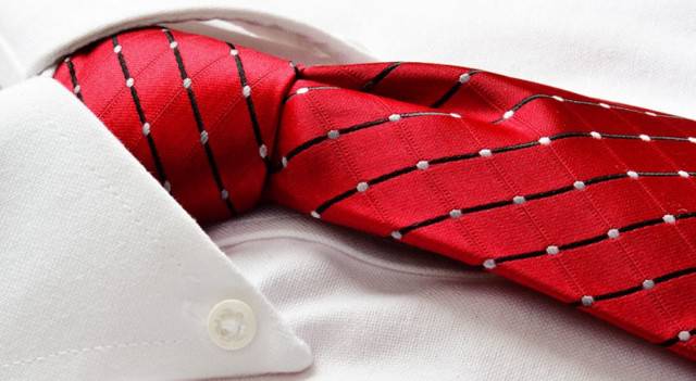 Можно ли стирать галстук