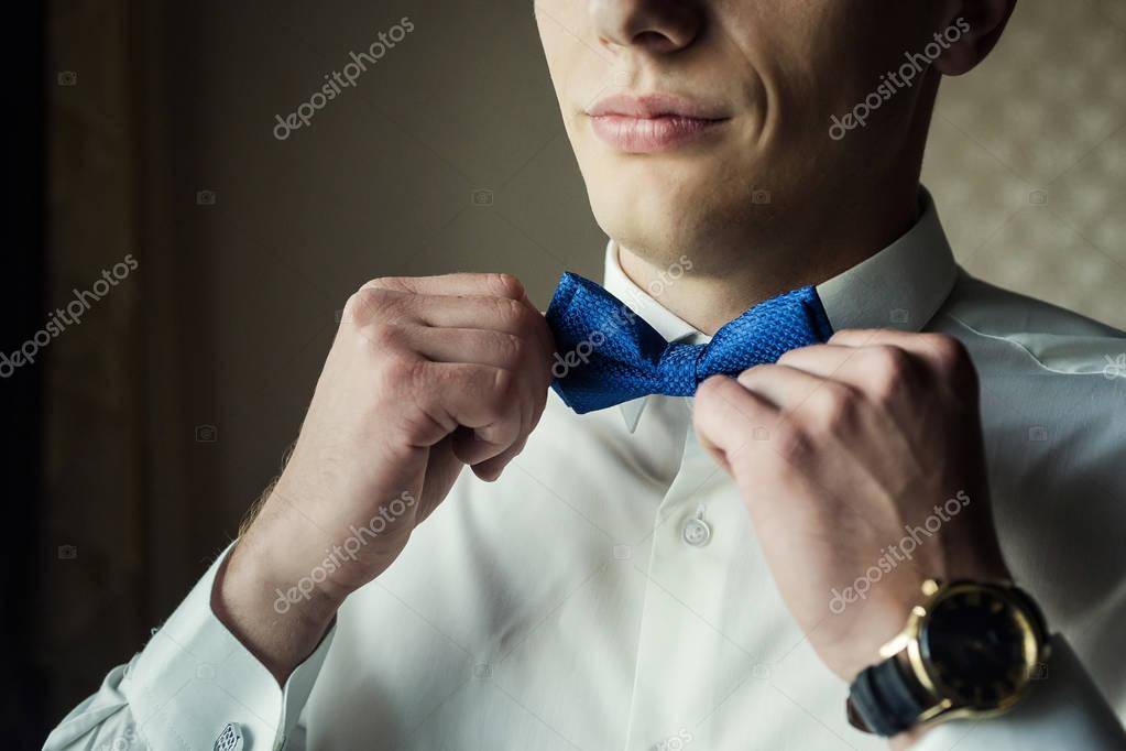 Как постирать мужской галстук