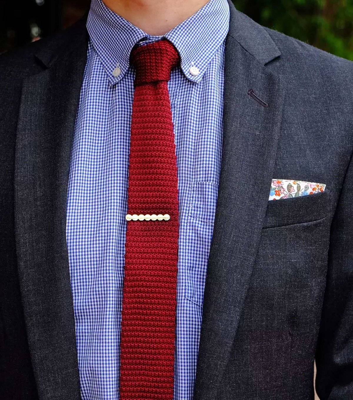 Как завязать простой узел на галстуке. как завязать галстук? как правильно завязывать галстук: видео, фото инструкции и схемы. простой узел: вяжем и не паримся