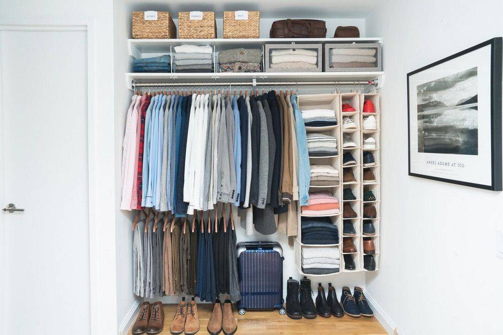 Как навести порядок в шкафу: секреты идеального гардероба