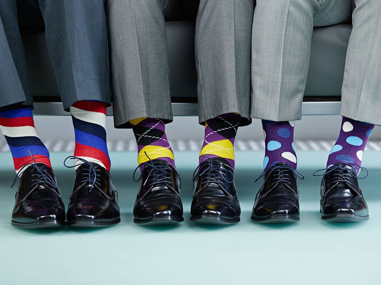 Модные мужские носки сезона — цветные, с узором, принтами