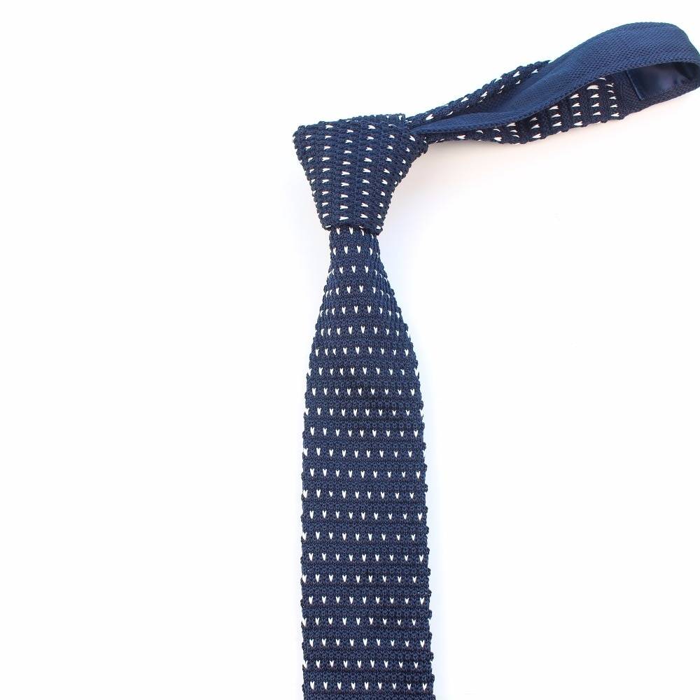 Как и с чем носить вязаные галстуки