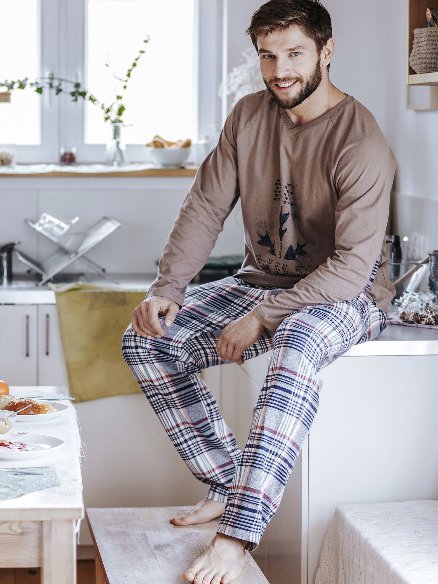 Вон майку и спортивные штаны: как выбрать домашнюю одежду современному мужчине