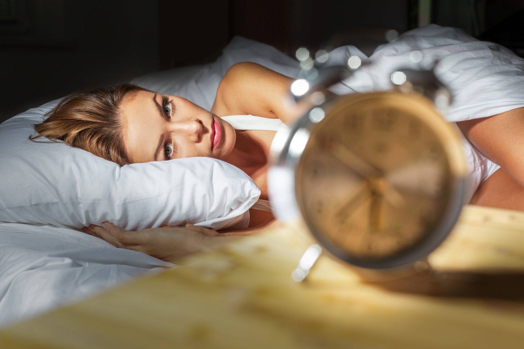 Бессонница и поверхностный сон — причины и методы лечения