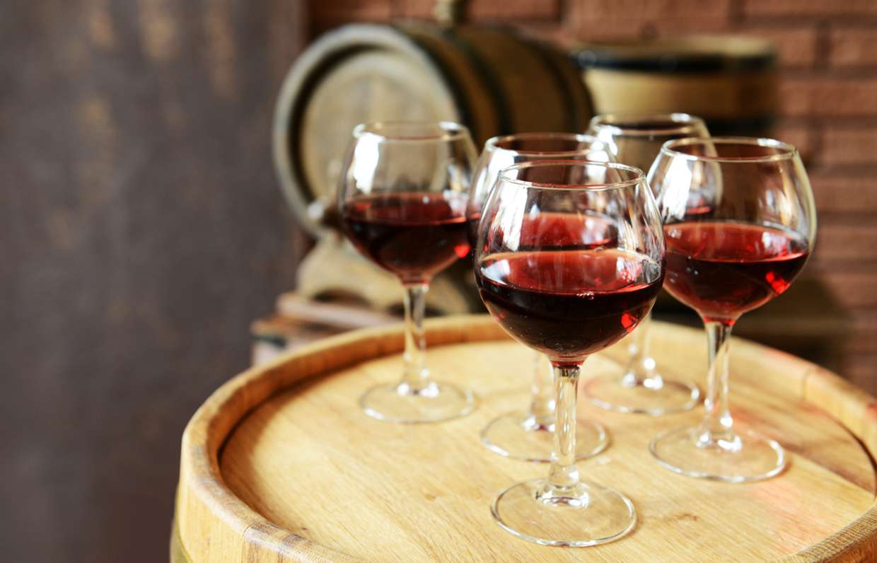 Рейтинг красных полусладких вин: какую лучше марку выбрать