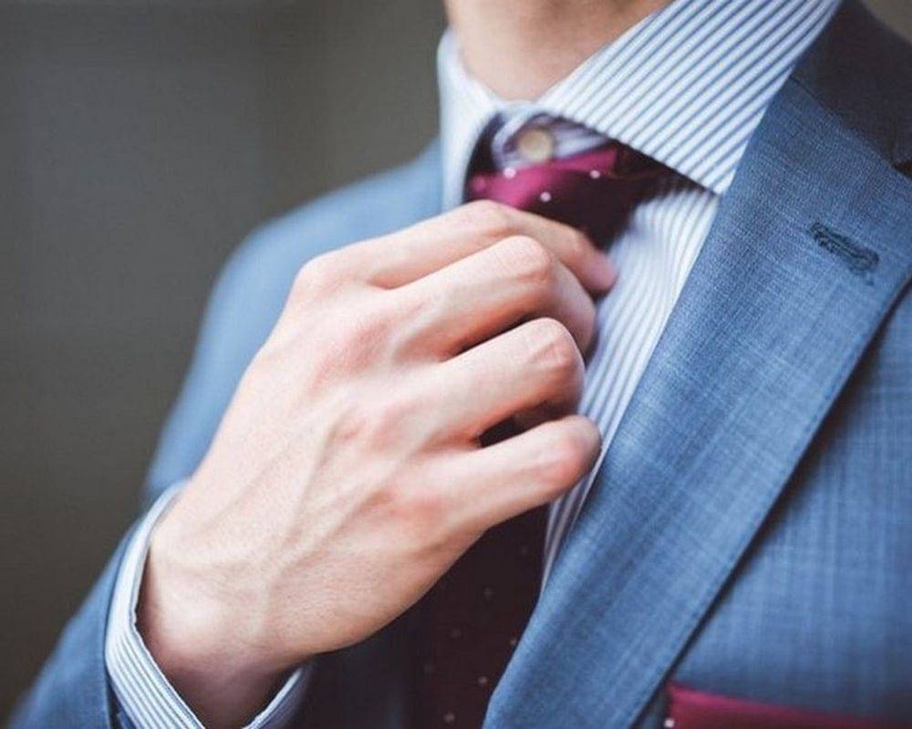 Как постирать галстук и погладить его?