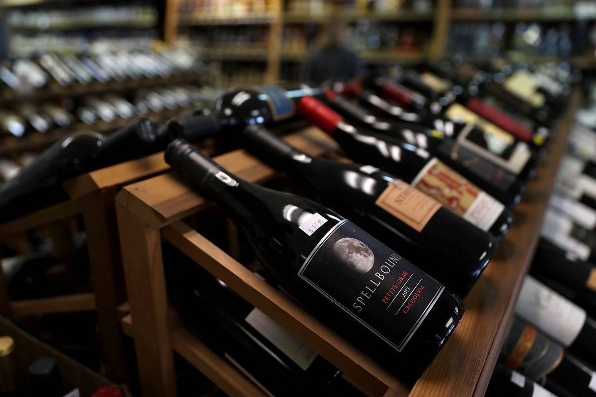 Какое выбрать белое сухое вино – рейтинг самых лучших марок